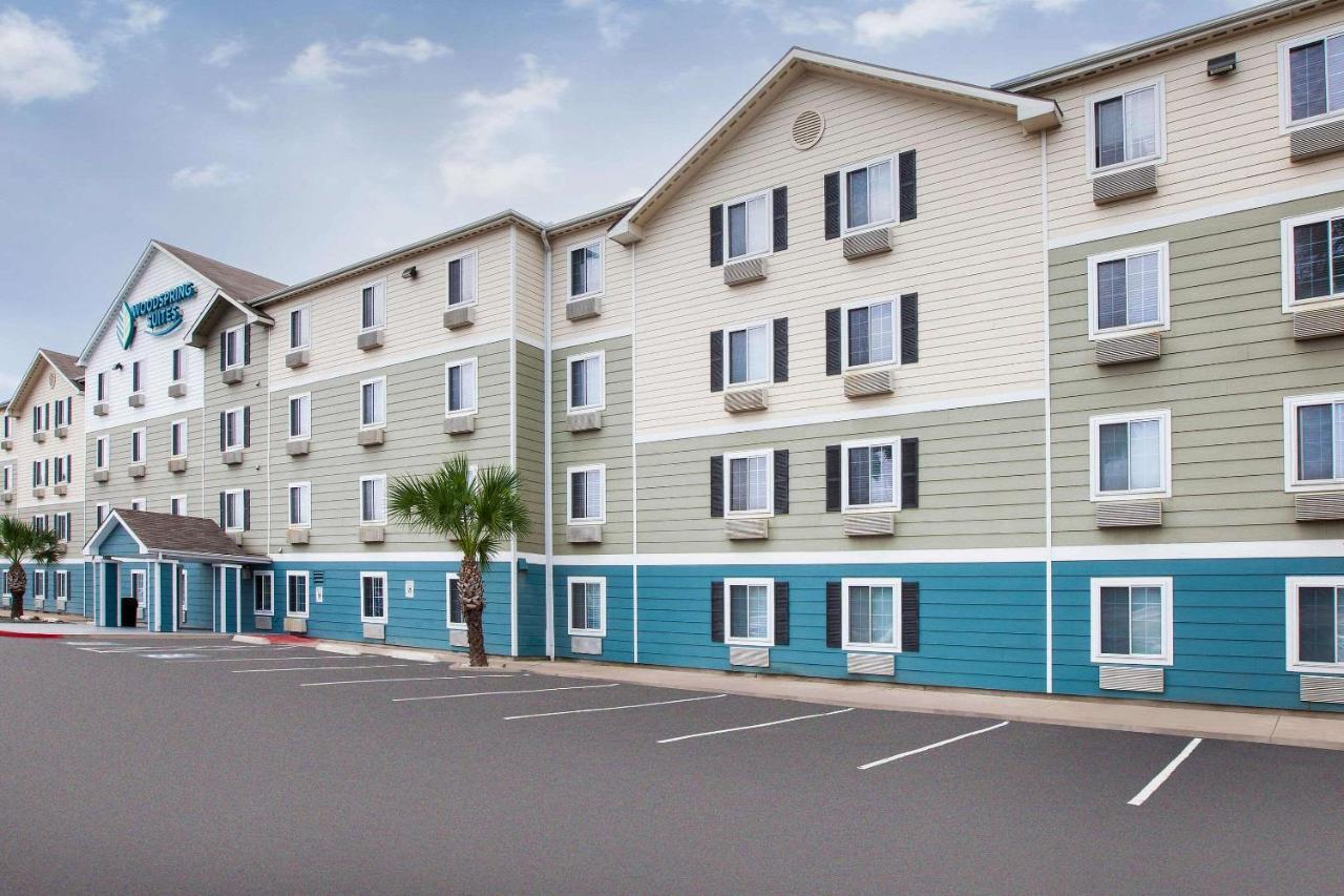 Woodspring Suites ファー エクステリア 写真