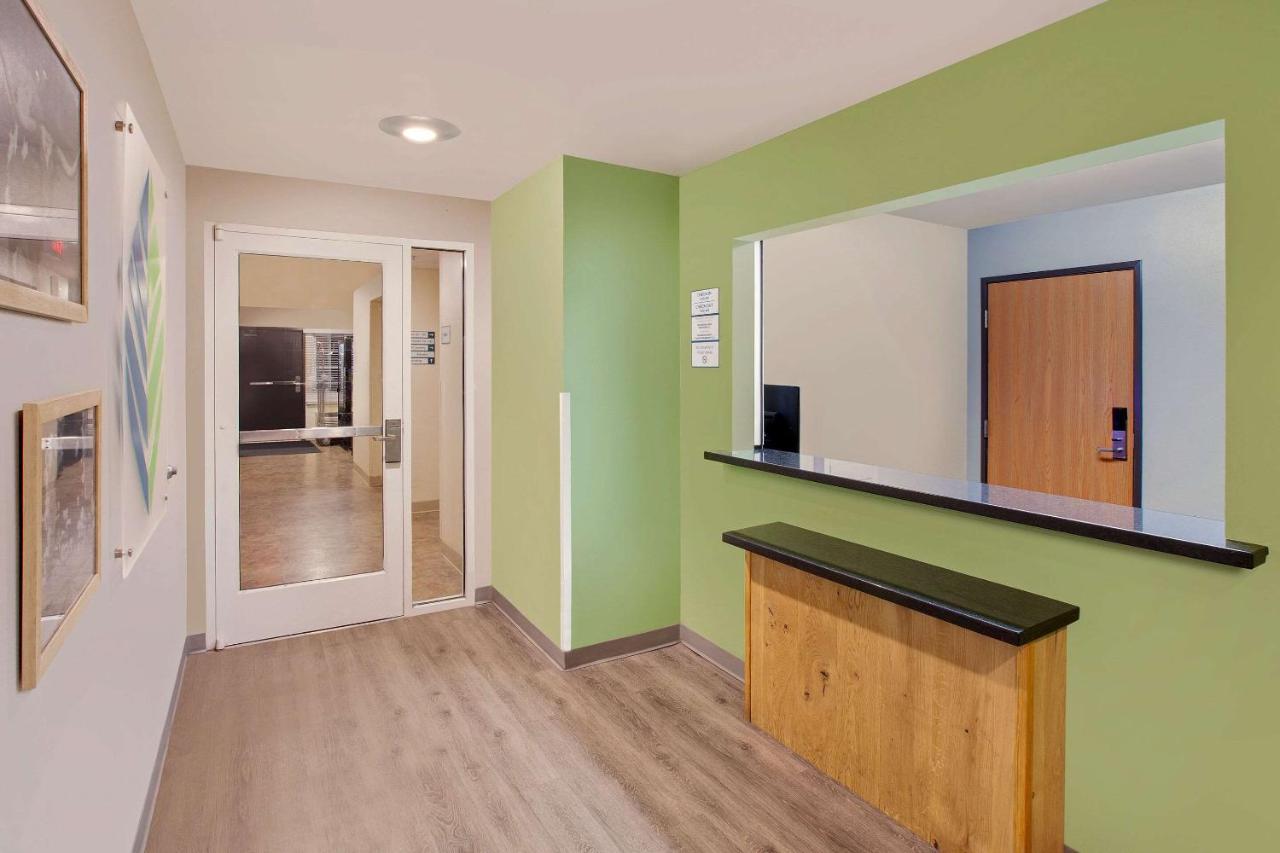 Woodspring Suites ファー エクステリア 写真